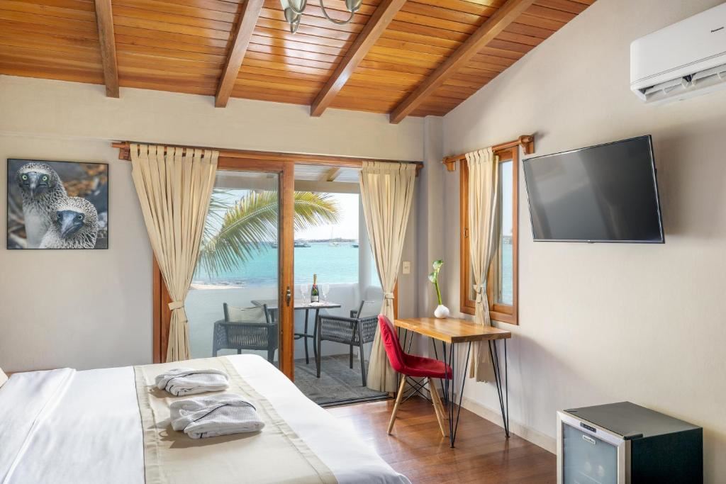Turismo en America Latina - Blu Galapagos Sustainable Waterfront Lodge 