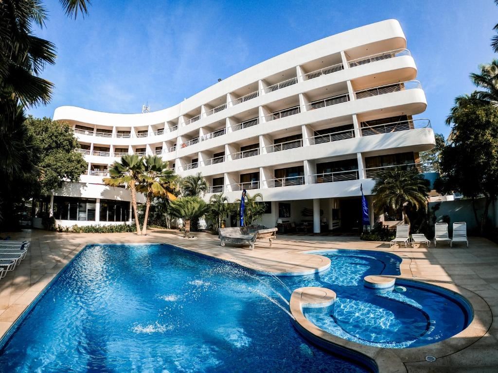 Turismo en America Latina - Hotel California Playa El Yaque